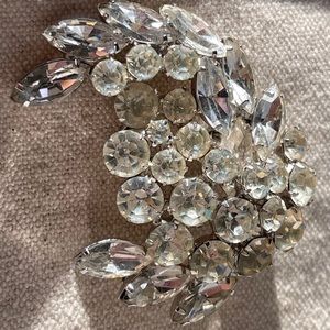 Kramer vintage rhinestone brooch